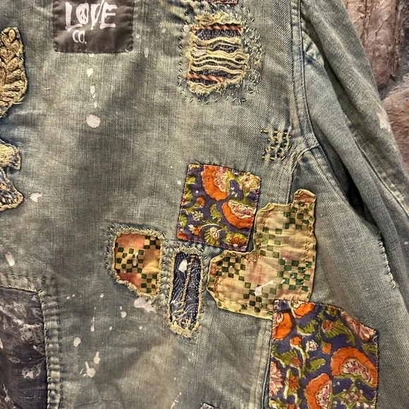 Magnolia Pearl unbreakable love denim jacket (✨PRICE FIRM✨) - Picture 3 of 5